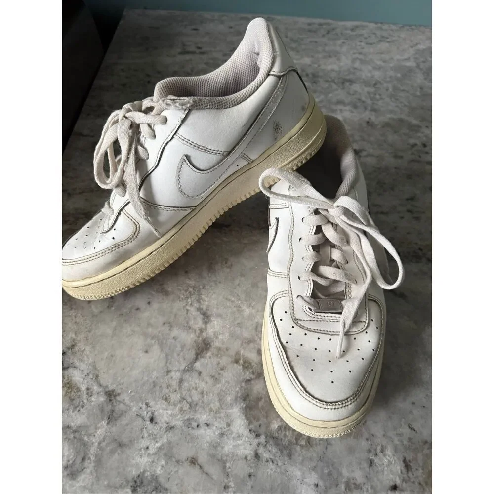 Nike Air Force One 6.5 M/8.5W